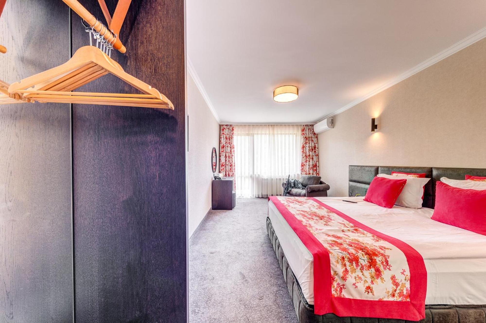 Spa Hotel Kiparis Smolyan Exterior photo